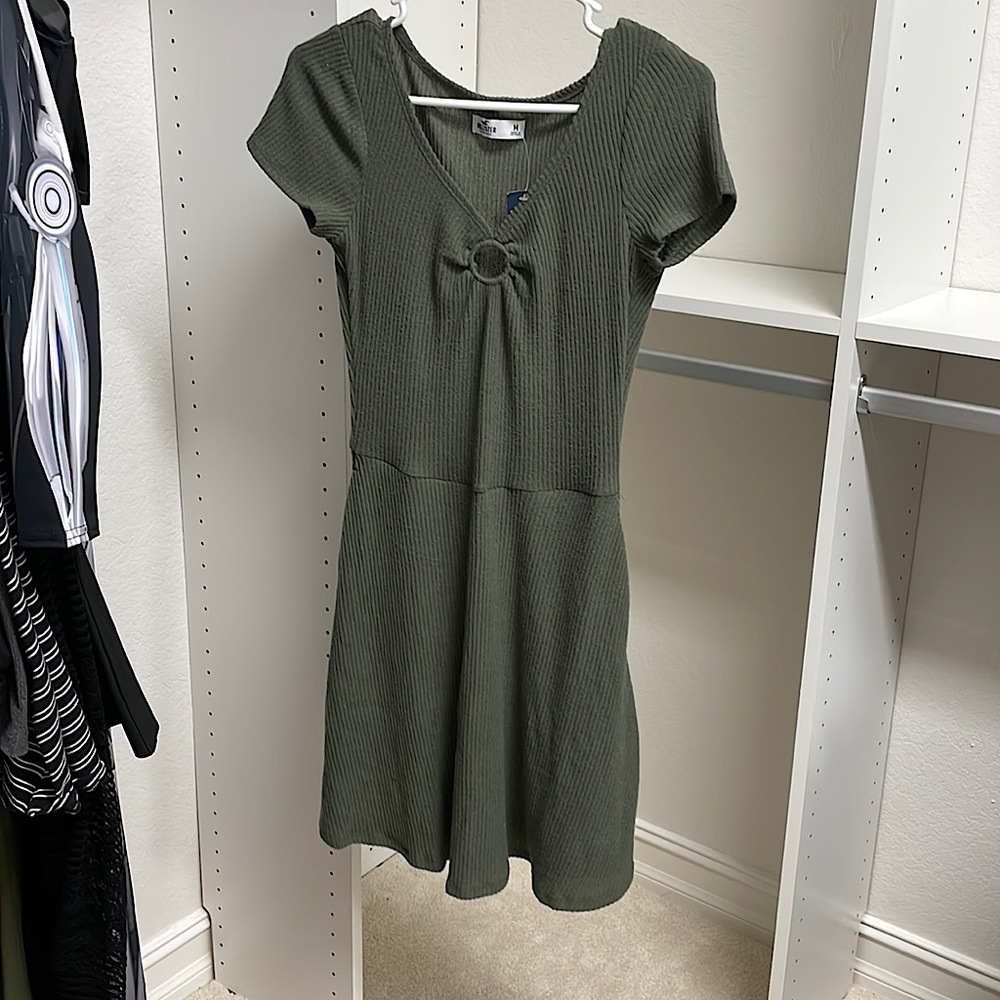*NEW* Holister summer dress! Very soft material and very stretchy.